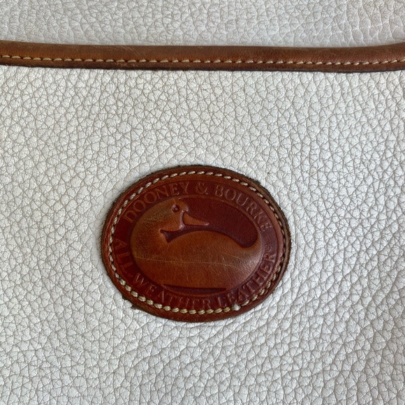 Vintage Dooney & Bourke Pebbled Oval Bag - Picture 4 of 8